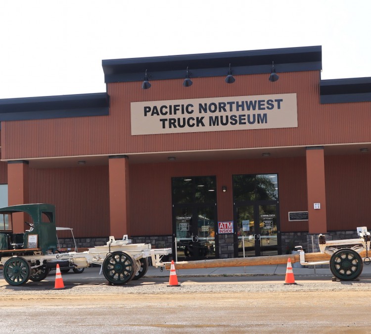 pacific-northwest-truck-museum-photo